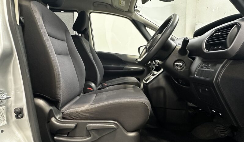 
								Nissan SERENA B 2018 full									