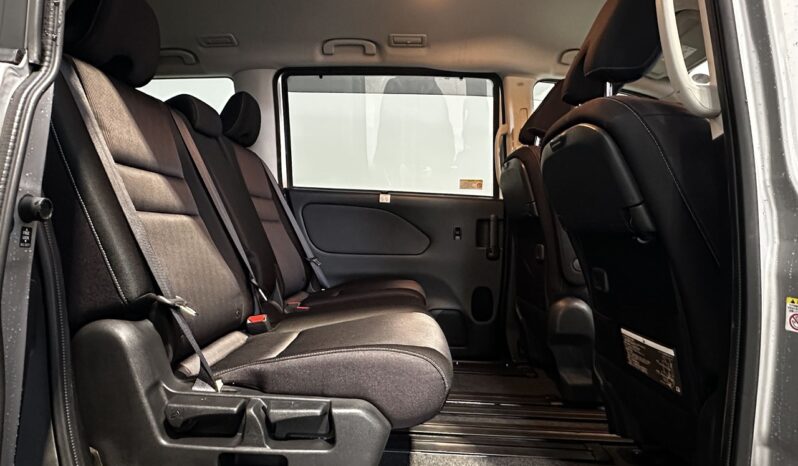 
								Nissan SERENA Highway Star -V Selection II 2017 full									