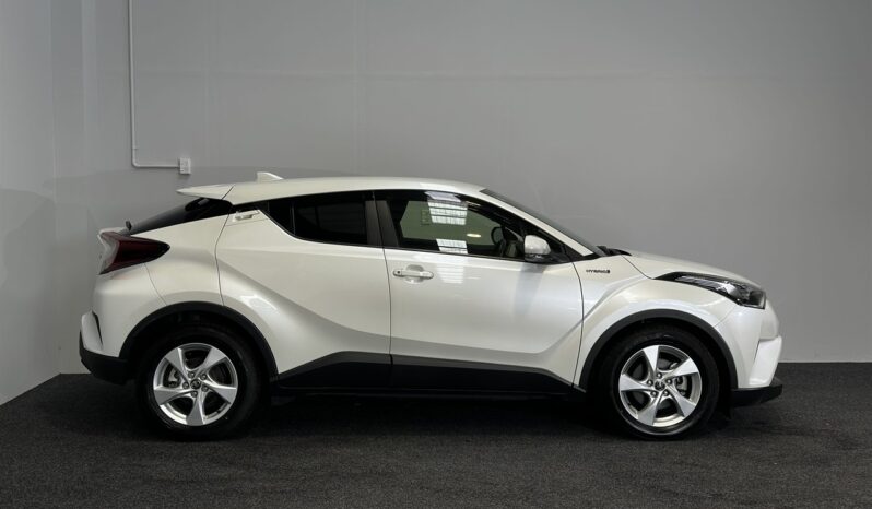 
								Toyota C-HR S LED Package 2019 full									