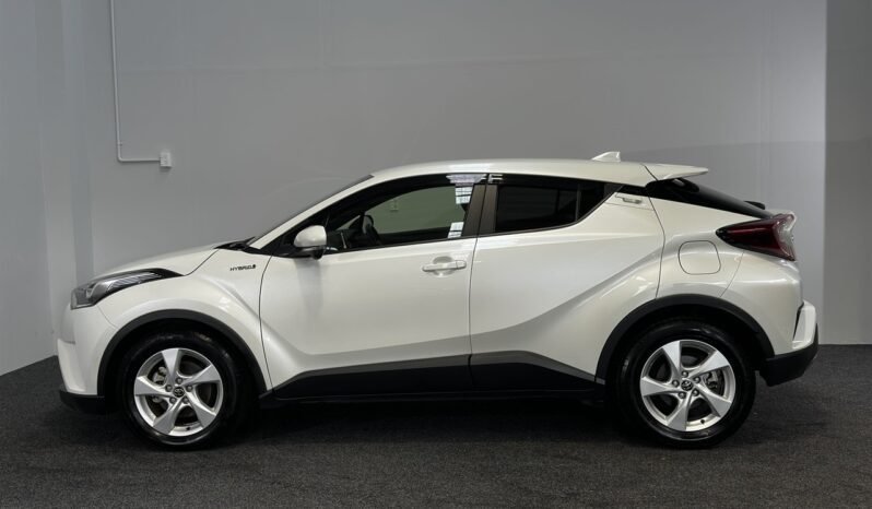
								Toyota C-HR S LED Package 2019 full									