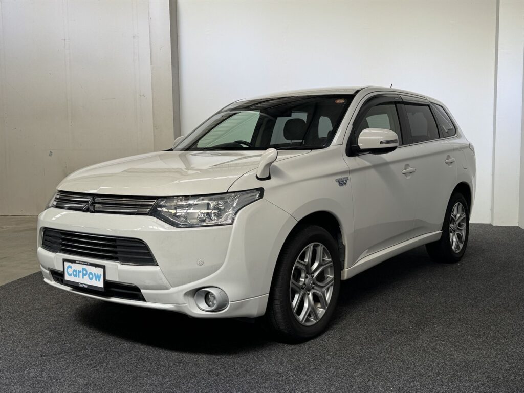 Mitsubishi OUTLANDER PHEV G 2013