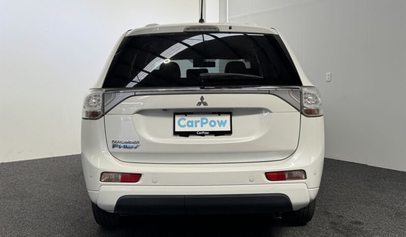 
								Mitsubishi OUTLANDER PHEV G 2013 full									