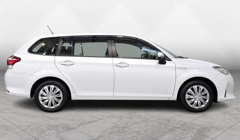 
								Toyota Corolla FIELDER HYBRID 2018 full									