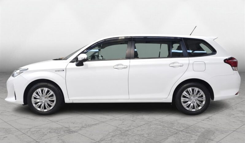 
								Toyota Corolla FIELDER HYBRID 2018 full									