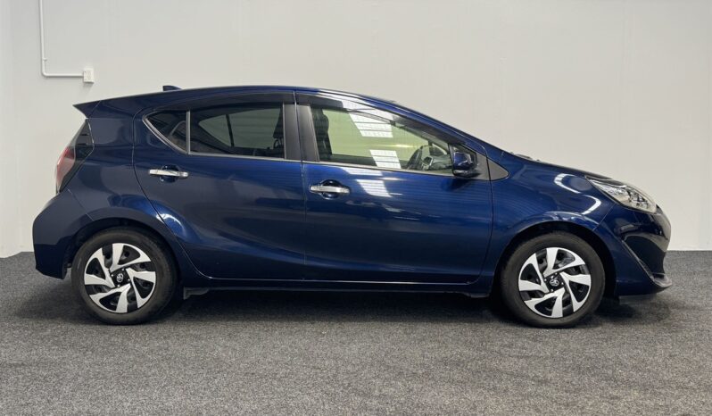 
								Toyota AQUA HYBRID 2020 full									