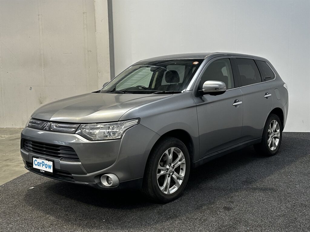 Mitsubishi Outlander 24G Navi Package 4WD 2013
