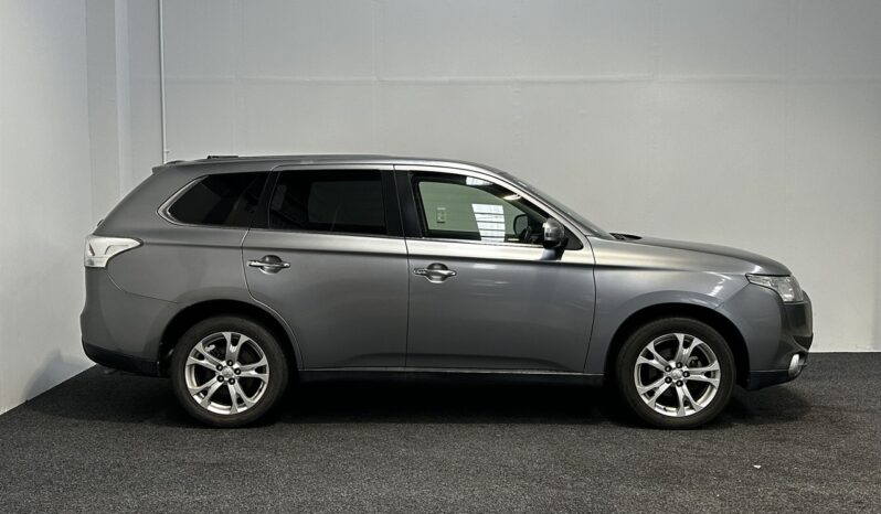 
								Mitsubishi Outlander 24G Navi Package 4WD 2013 full									