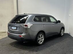 
										Mitsubishi Outlander 24G Navi Package 4WD 2013 full									