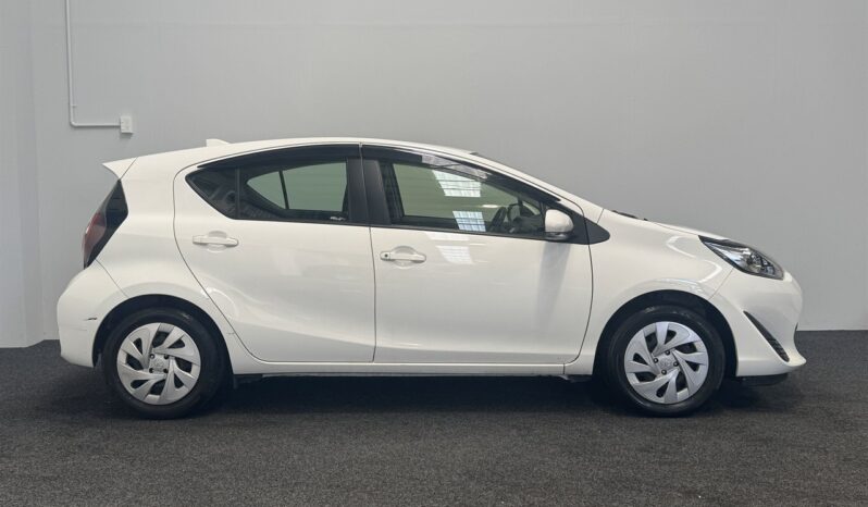 
								Toyota AQUA HYBRID 2021 full									