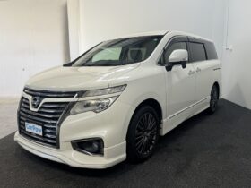 Nissan ELGRAND 250 Highway Star 2015