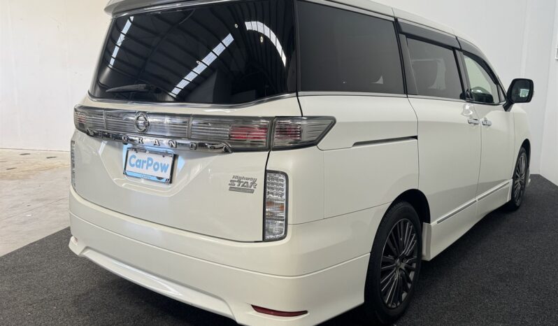 
								Nissan ELGRAND 250 Highway Star 2015 full									