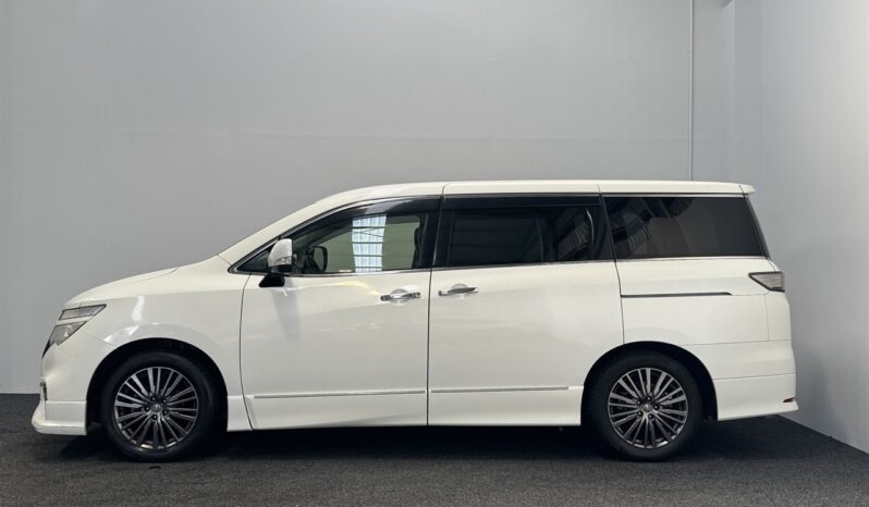 
								Nissan ELGRAND 250 Highway Star 2015 full									