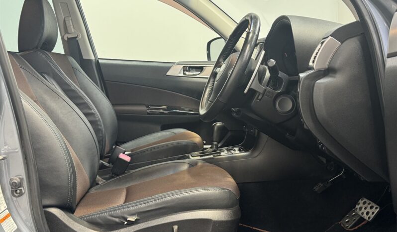 
								Subaru EXIGA CROSSOVER 7 2.5i Eyesight  Modern Style 2016 full									